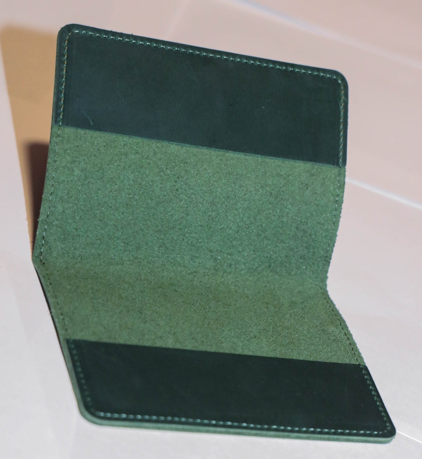 Canada. BEARKY Men's Fashionable for Ridge Leather Passport Wallet and Card Holder Portable Passeport Case Cover