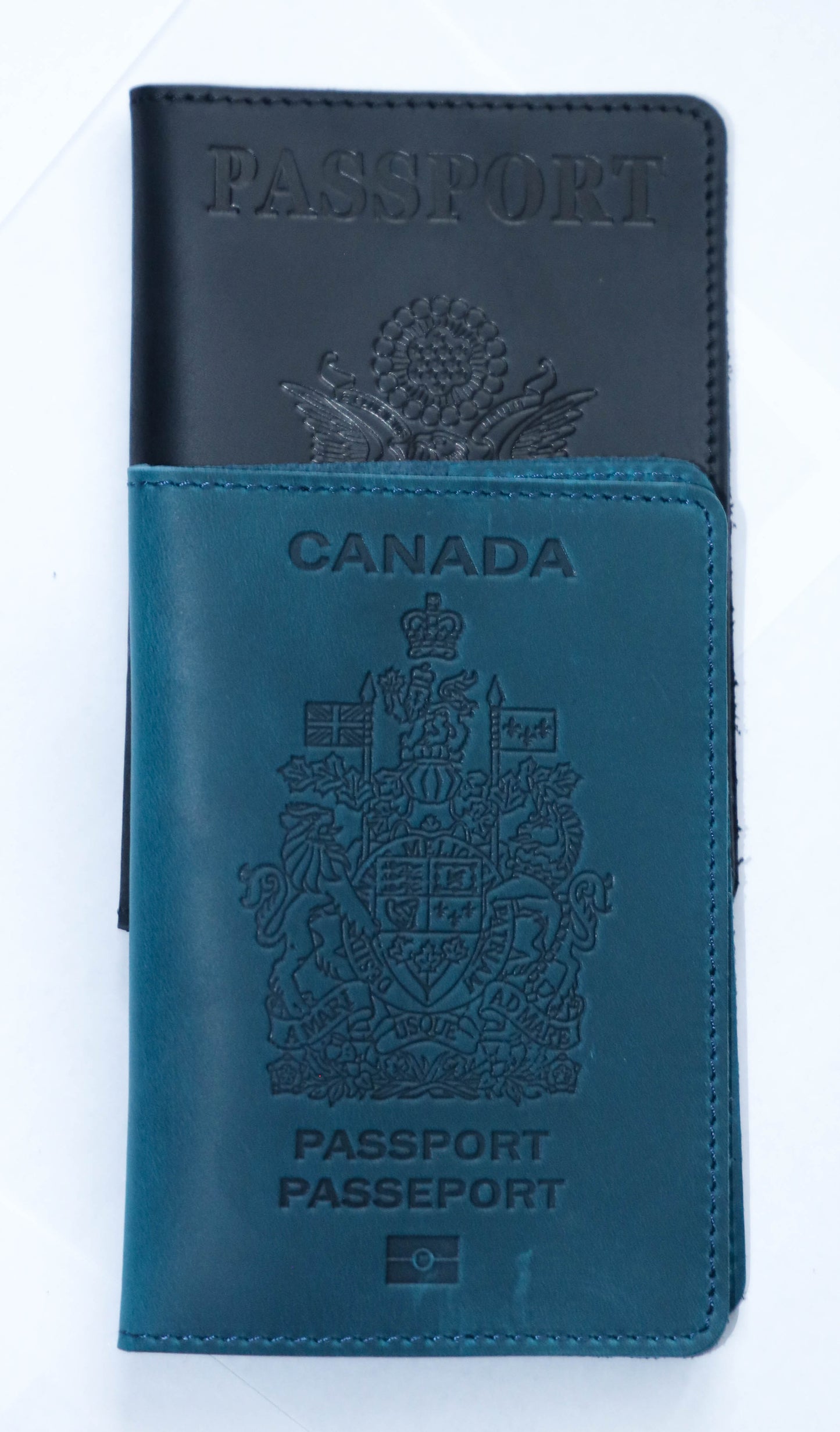 Canada. BEARKY Men's Fashionable for Ridge Leather Passport Wallet and Card Holder Portable Passeport Case Cover