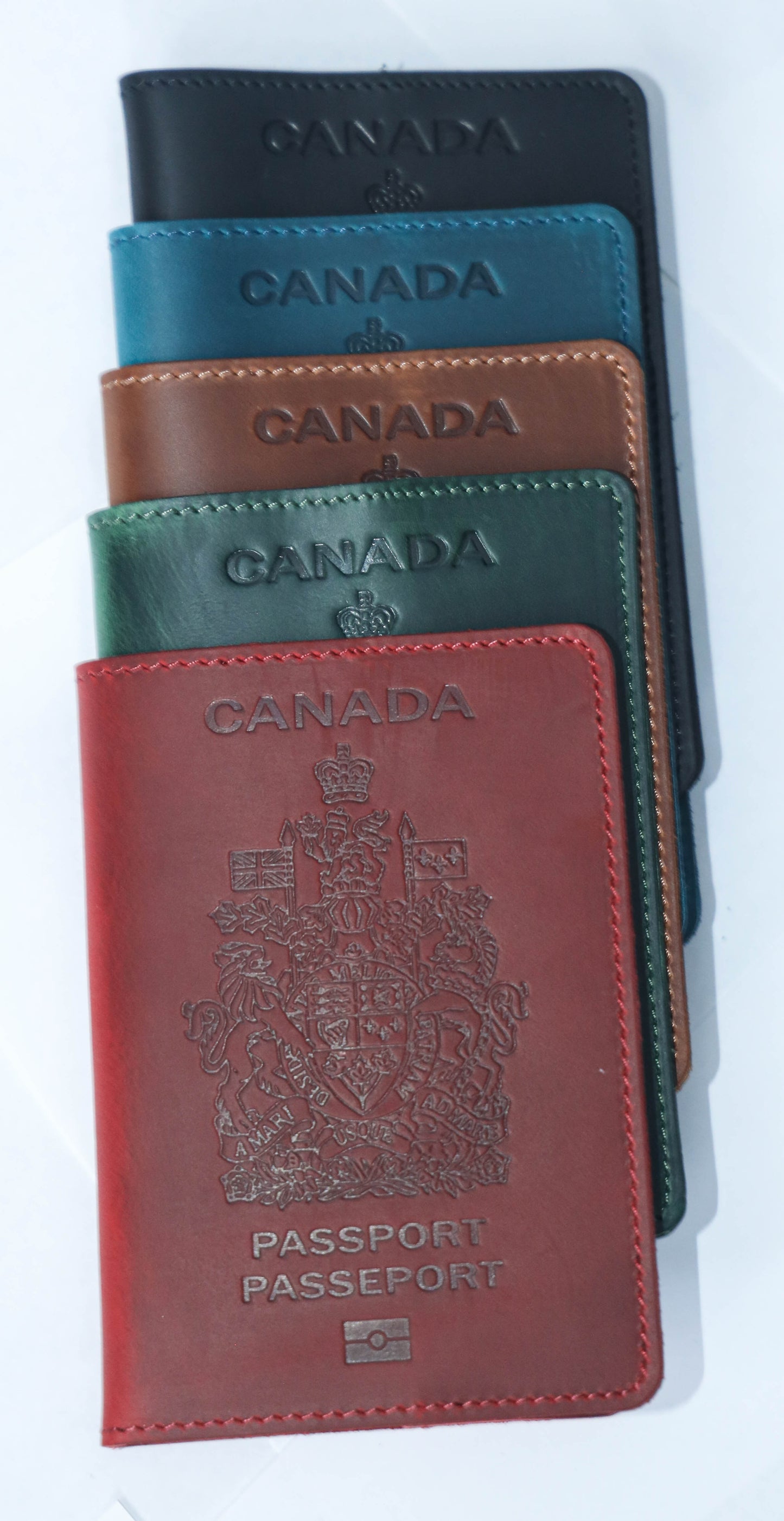 Canada. BEARKY Men's Fashionable for Ridge Leather Passport Wallet and Card Holder Portable Passeport Case Cover