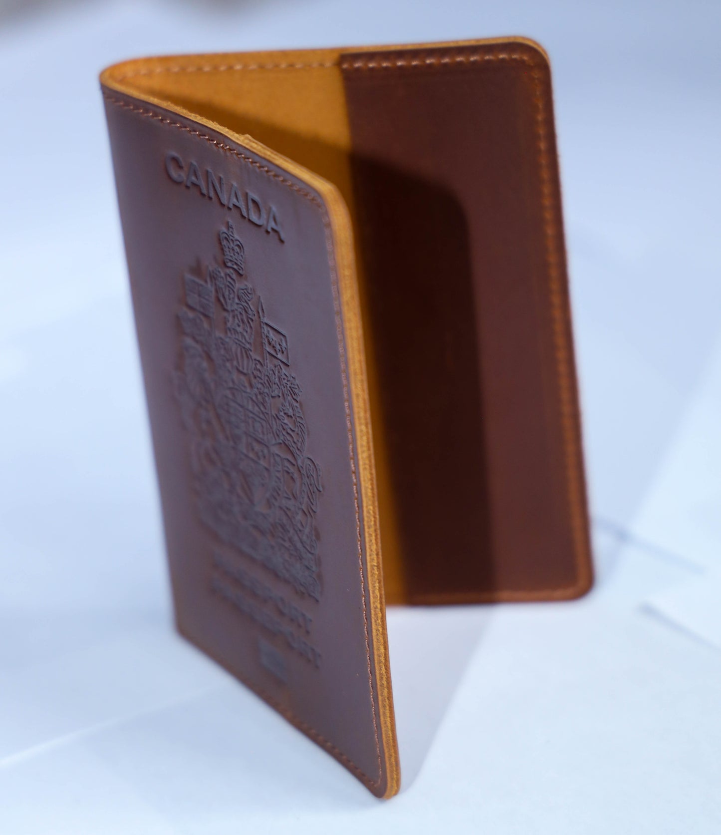 Canada. BEARKY Men's Fashionable for Ridge Leather Passport Wallet and Card Holder Portable Passeport Case Cover